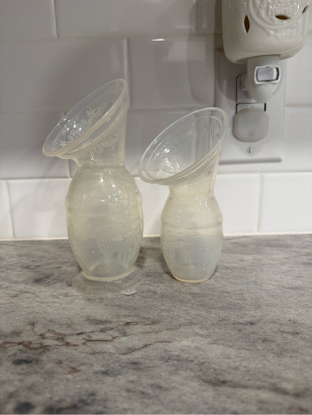 Haakaa Hands-Free Silicone Breastfeeding Cups (Bundle of 2)